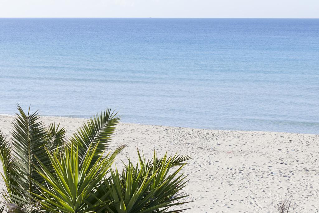 Sud Beach Hotel Fronte Mare By Ria Hotels Marina Di Pulsano Ruang foto
